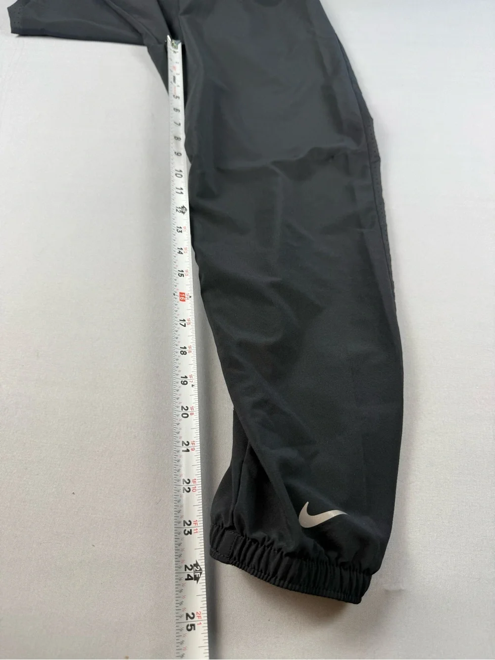 Nike Dri-FIT Youth Large Gray Athletic Jogger Pants Unisex